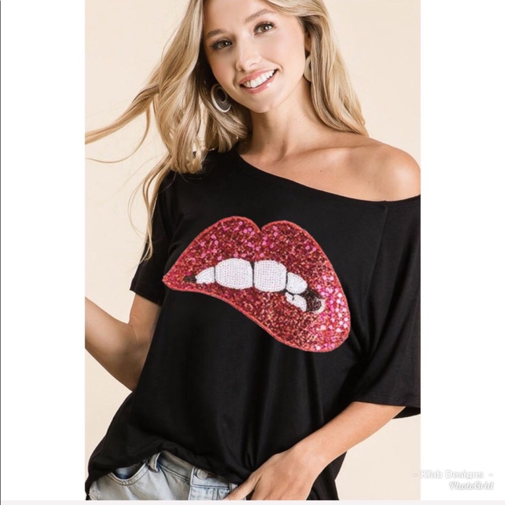 🥰LAST 1! Sequin Lips💋Raglan Relaxed Fit Top! - Picture 1 of 5